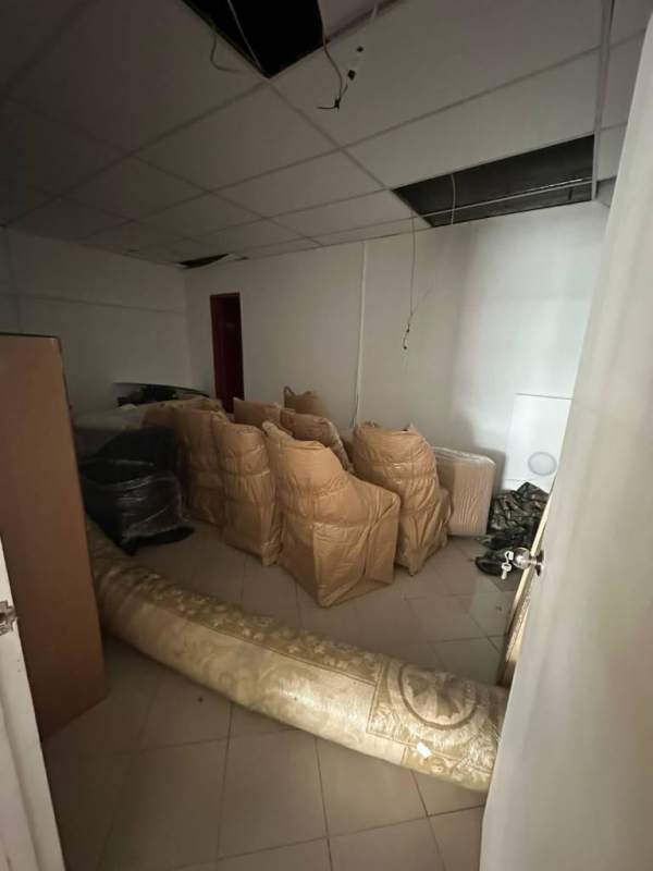 Unfinished storage or back room in commercial space for rent with ceiling exposed in Obarrio Panama