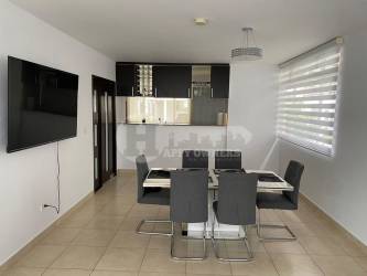 Master bedroom equipped with AC, large windows, tile floors, Paradise Point Coronado Panama