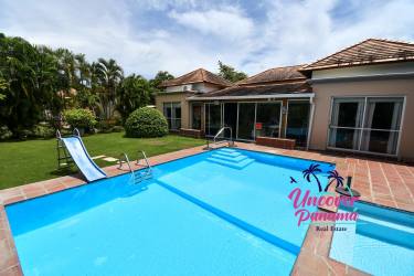 Spacious master bedroom with patio access, remodeled bath, walk-in closet at Costa Blanca Golf Panama