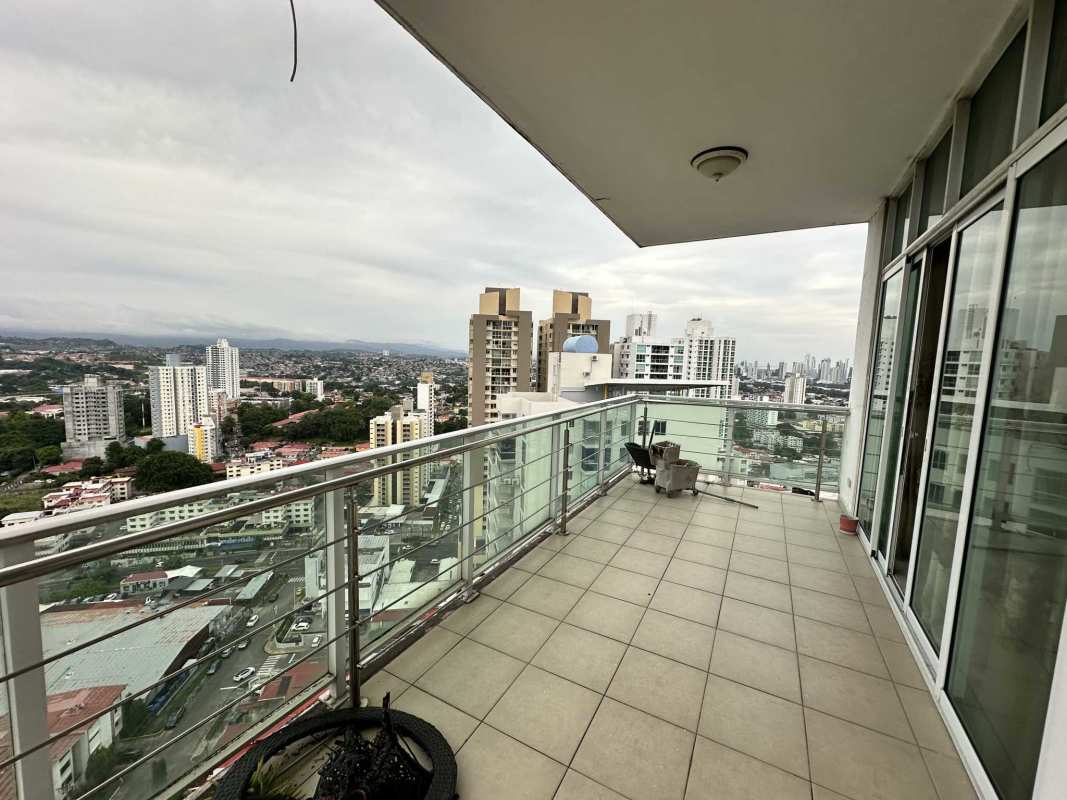 Penthouse with City & Ocean Views PH Highland View Hato Pintado