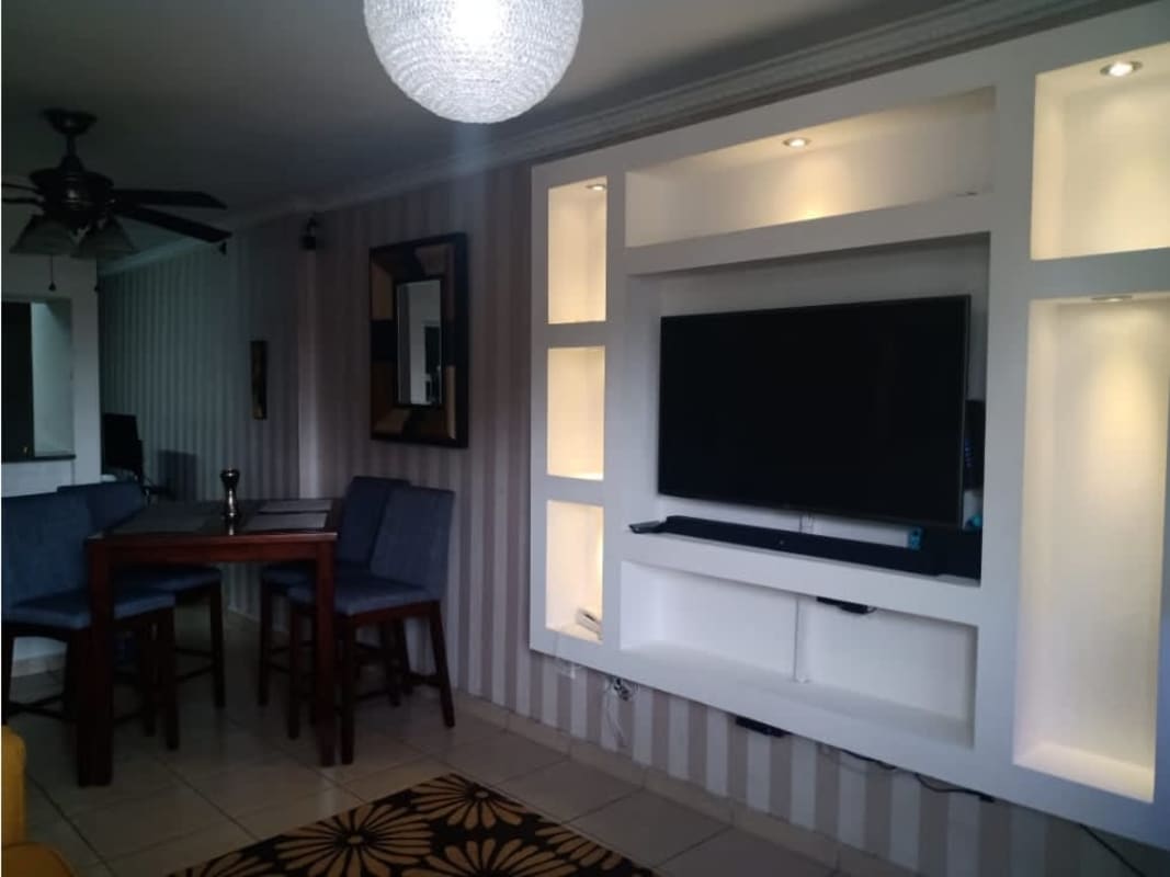 Contemporary kitchen with granite countertops PH Segovia Park Panama