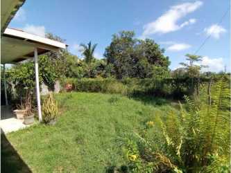 Covered porch terrace with garden view single-story house coclé panama
