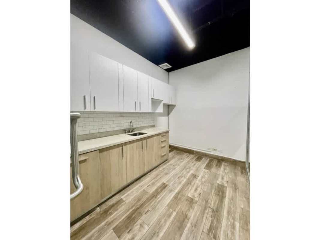 Private office space with floor-to-ceiling windows city view in PH Plaza 58 Obarrio Panama