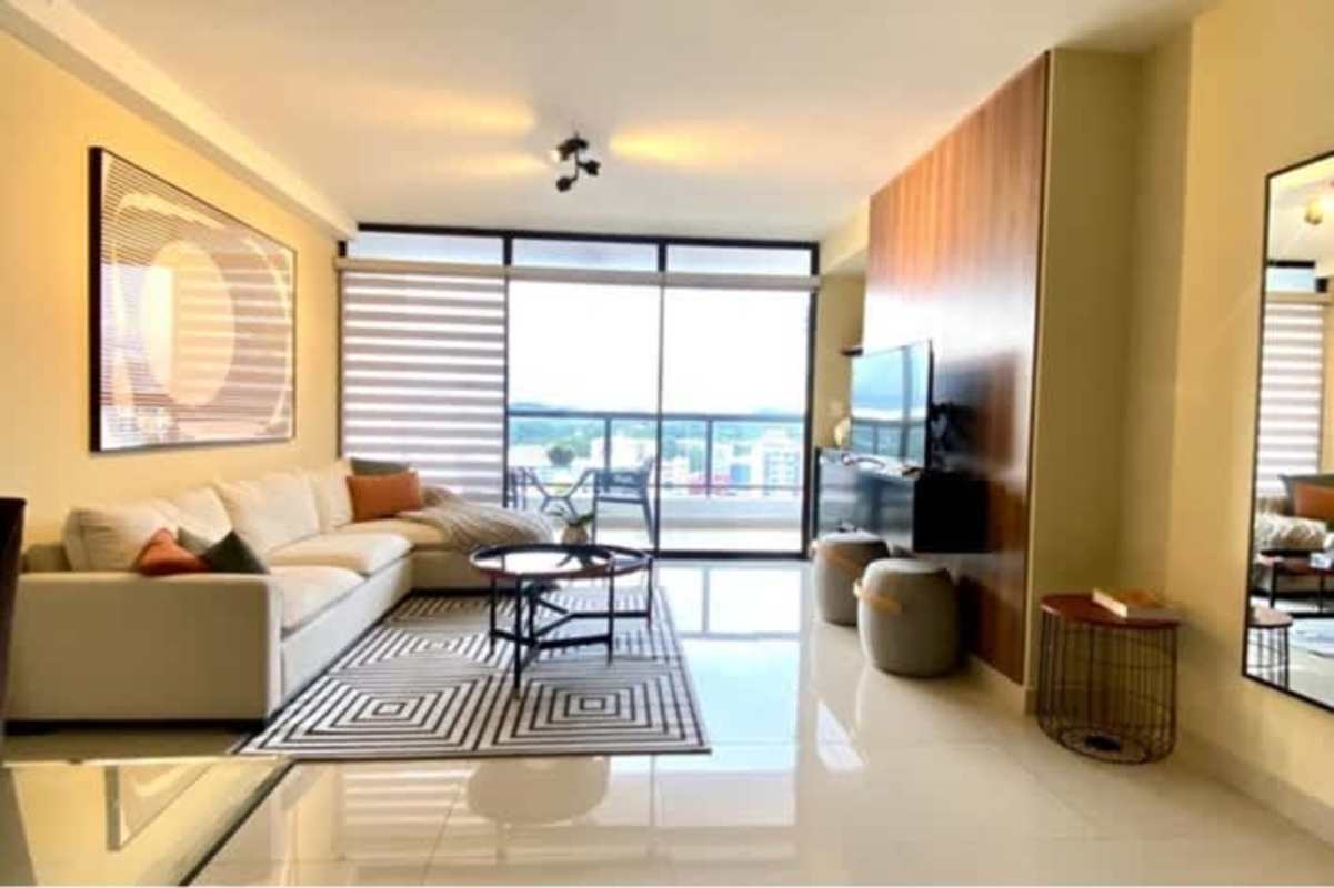 Bedroom with wide windows panoramic city skyline view PH Áttica Bella Vista Panama