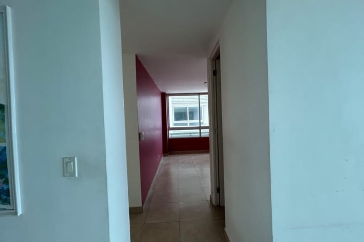 Secondary bedrooms and family den area empty PH Quartz San Francisco Panama