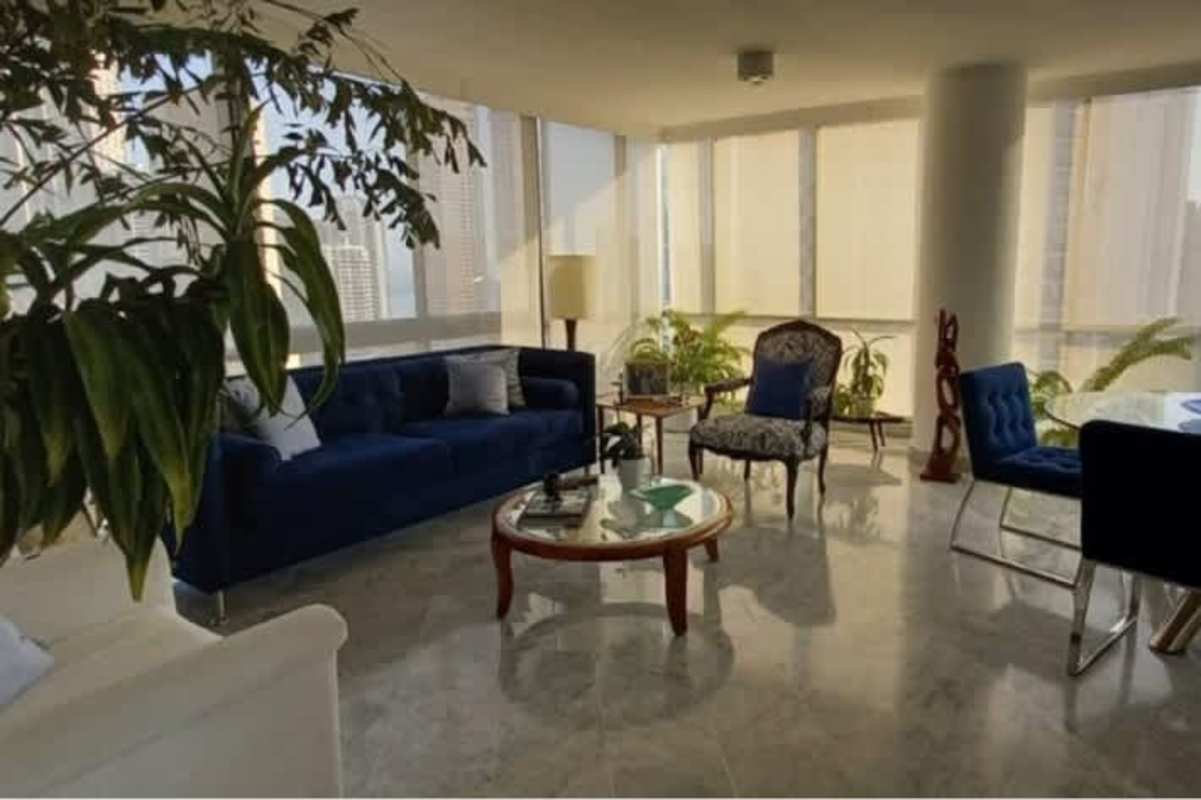 Spacious 2BR Furnished Condo El Cangrejo Panama City