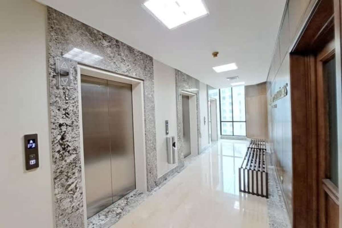 Bright glass-enclosed office space panoramic windows at PH Banco General Tower, Marbella Panama