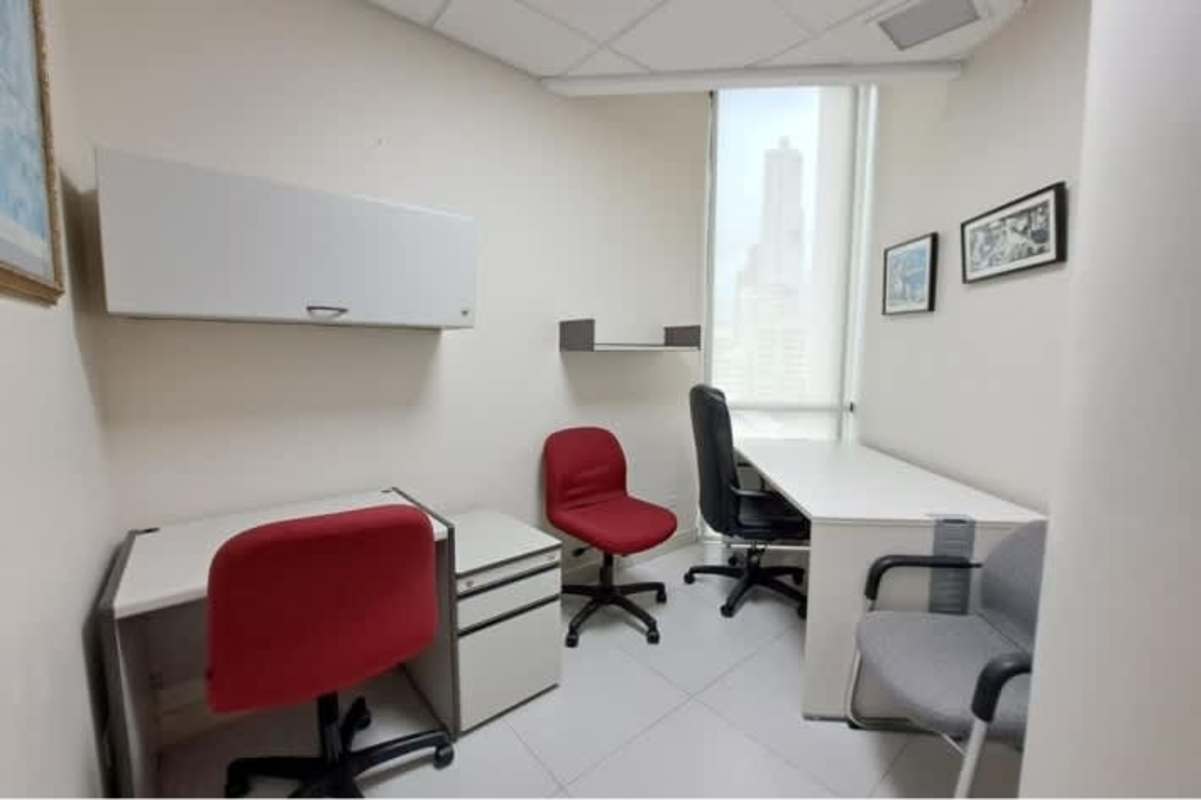 Minimalist small private office with large window in PH Banco General Tower Marbella Panama City
