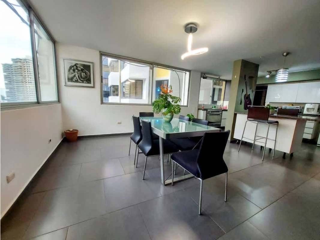 Spacious master bedroom with ensuite bath and city view in PH La Joya Punta Paitilla Panama