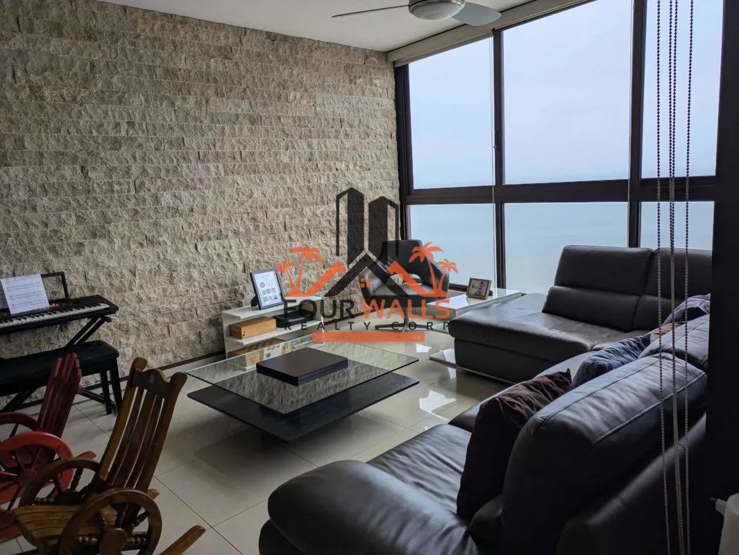 Open dining space with large windows and city views PH San Francisco Bay Panama