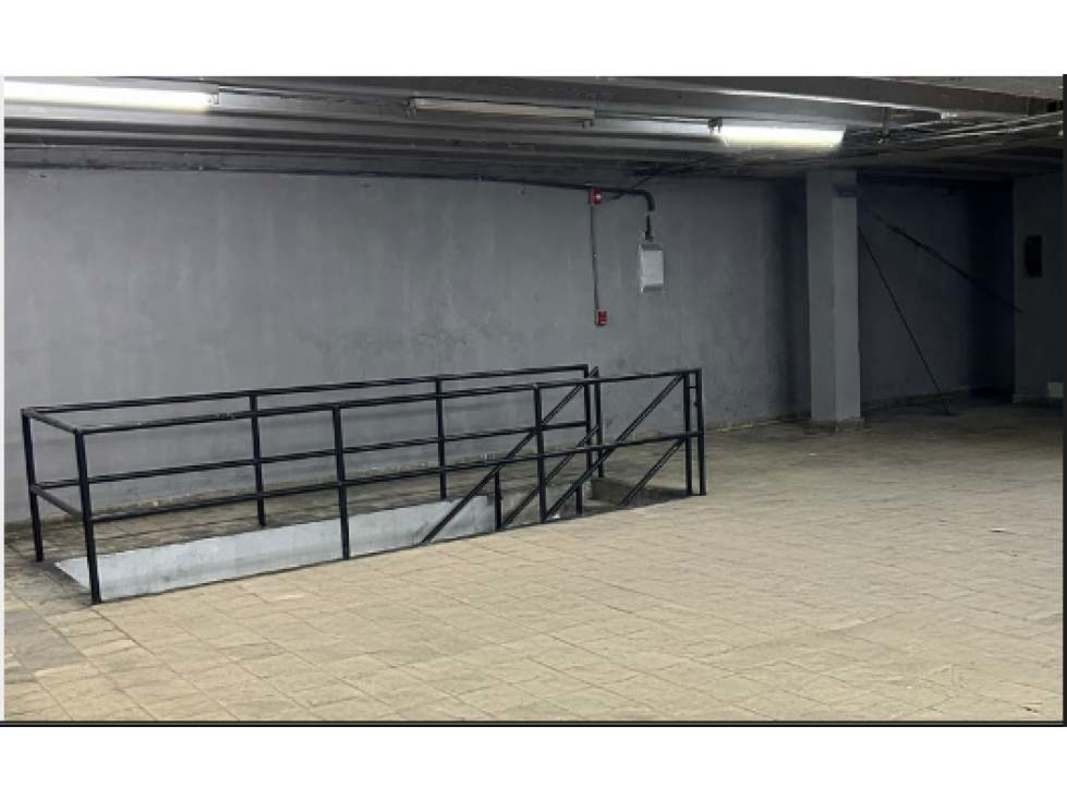 Interior industrial warehouse with exposed ceiling beams, concrete floor Calidonia commercial Panama City