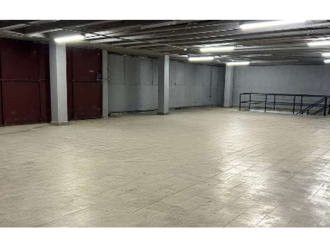 Warehouse rental with cargo elevator and loading dock in Calidonia commercial zone Panama City