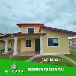 Mediterranean style house with front porch and garden in Residencial Reserva de Santiago Veraguas Panama