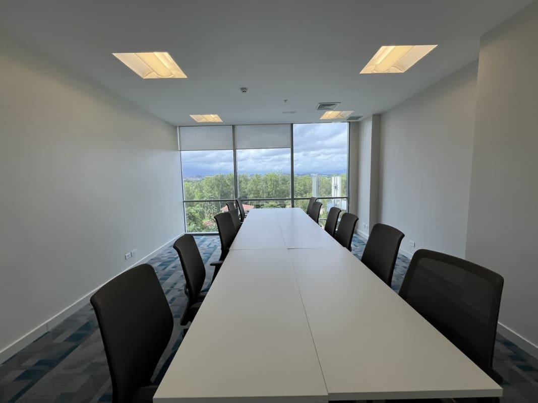 Flexible office with bright light panoramic windows for rent in Panama Costa del Este