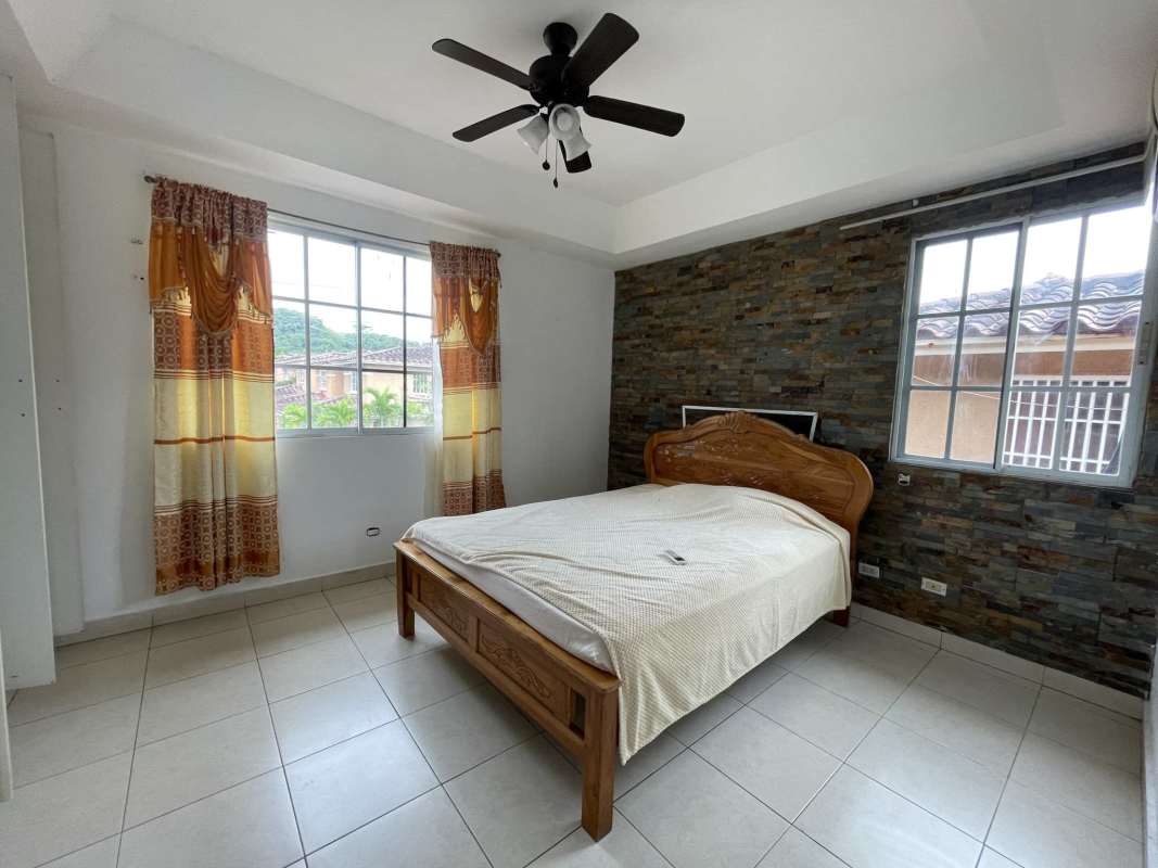 Bathroom glass enclosure vanity tiled walls Dorado Lake Condado del Rey Panama