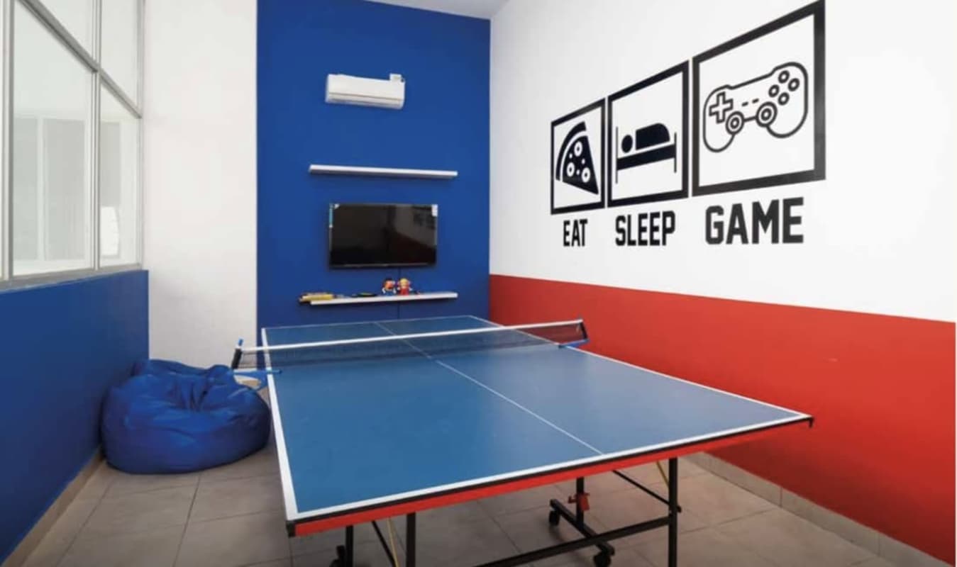 Recreation and game room with ping pong table in PH Gaudi condo Panama City
