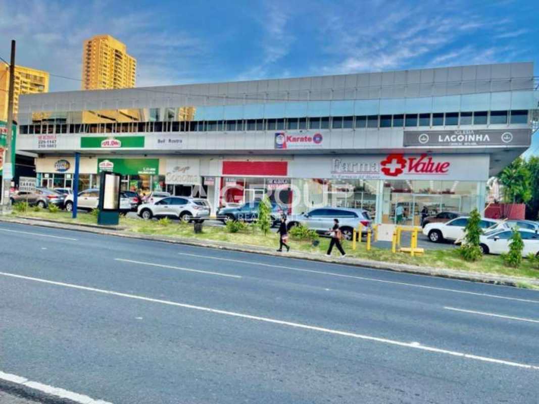 Multi-story commercial plaza with retail units and offices located on Calle 50 Obarrio in Panama City