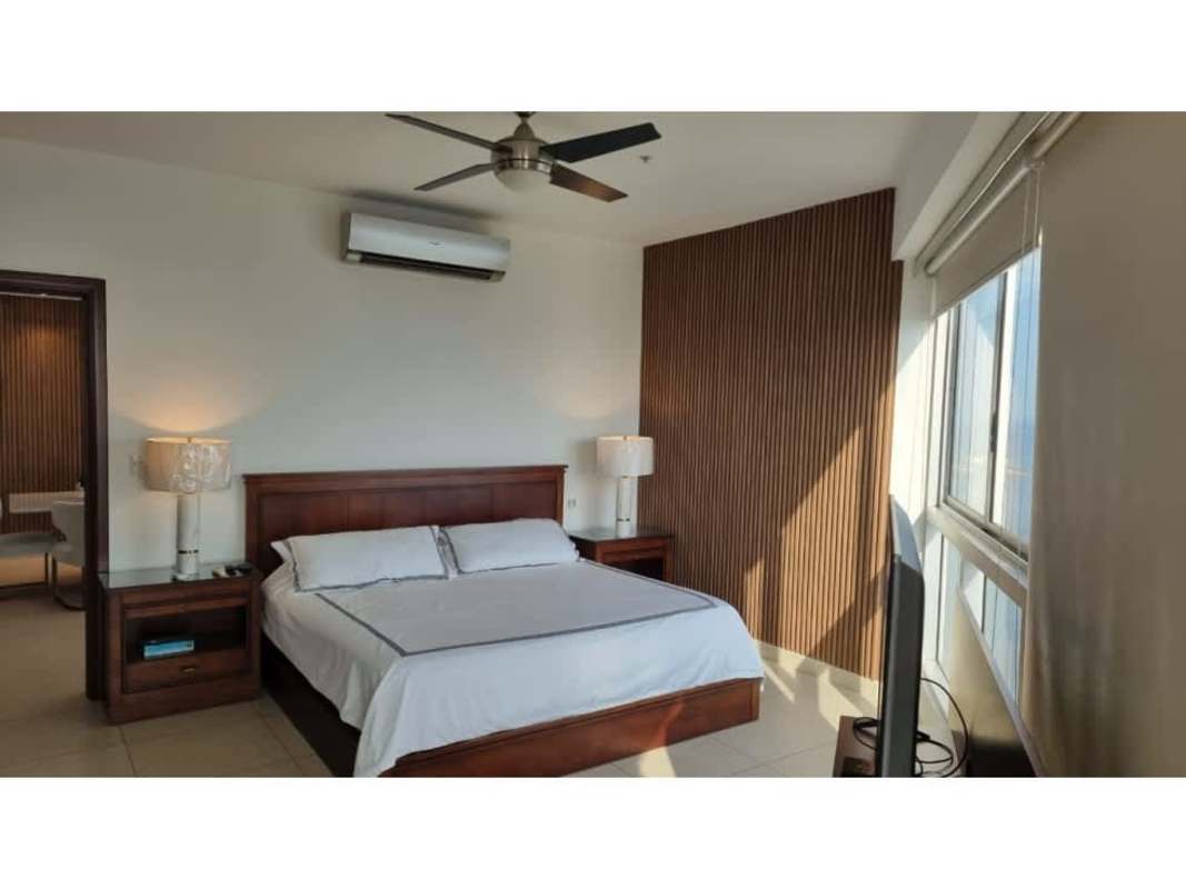 Modern marble bathroom with panoramic views in PH Rivage Penthouse Panama City