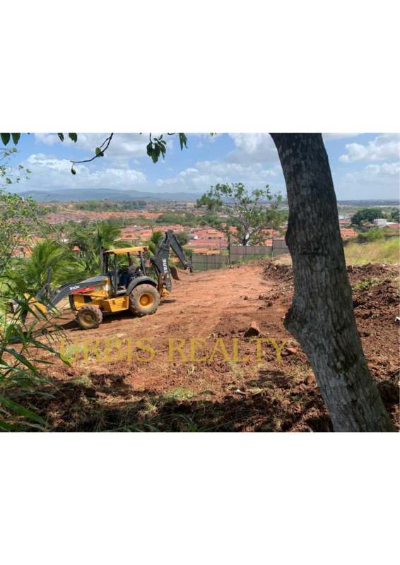 Hilltop vacant land with urban skyline background near Metro El Crisol Panama