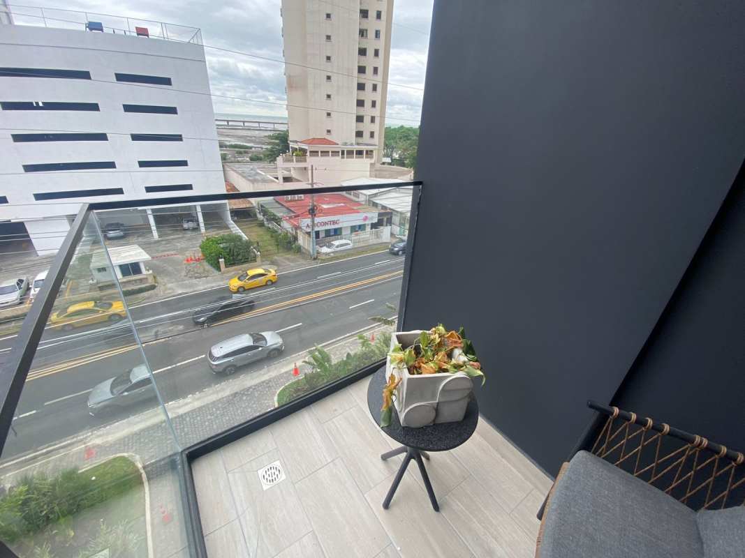 Rooftop infinity swimming pool with panoramic city ocean views at PH Dovle Coco del Mar Panama City