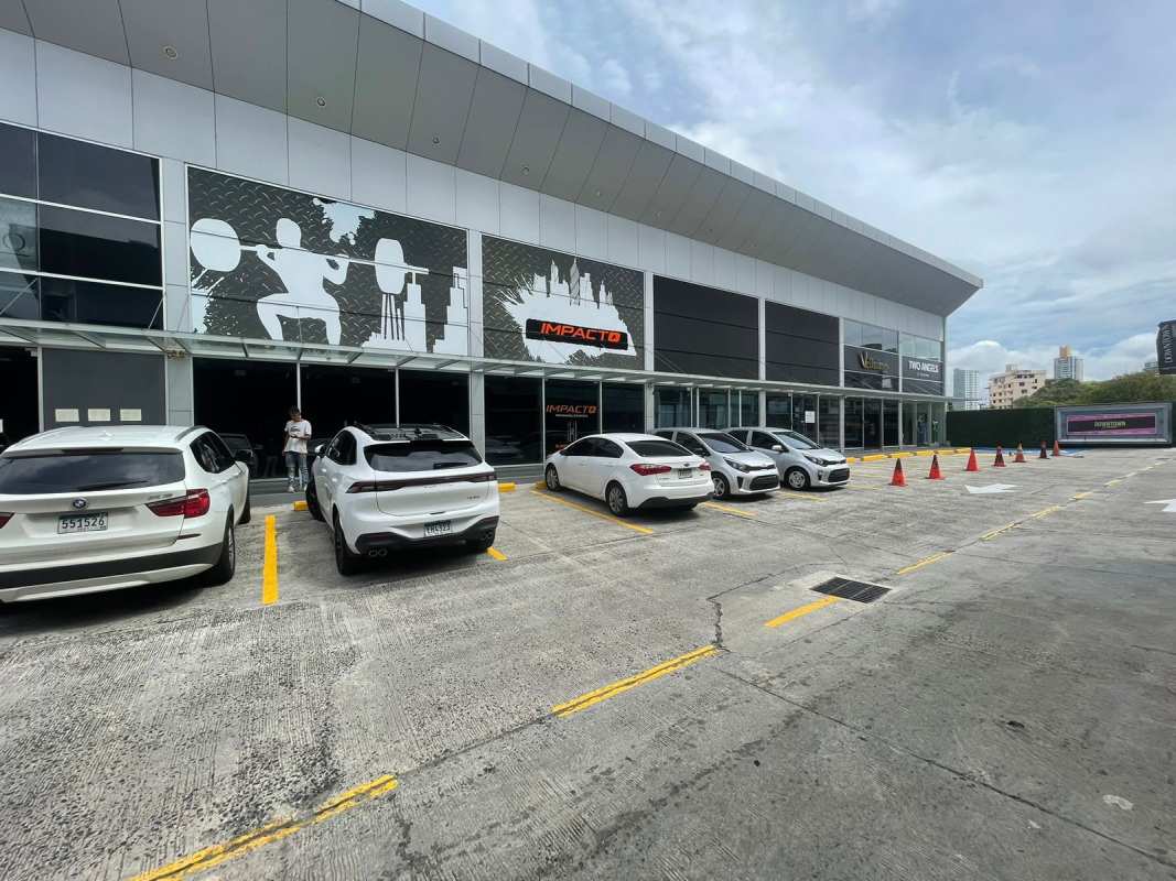 Modern glass facade commercial gym retail ground floor PH BICSA Tower Obarrio Panama