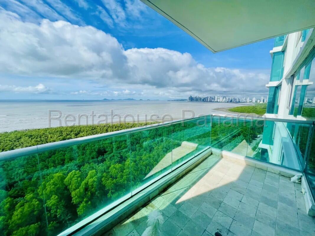 Formal dining area with stunning oceanfront views at PH Ocean Two Panama