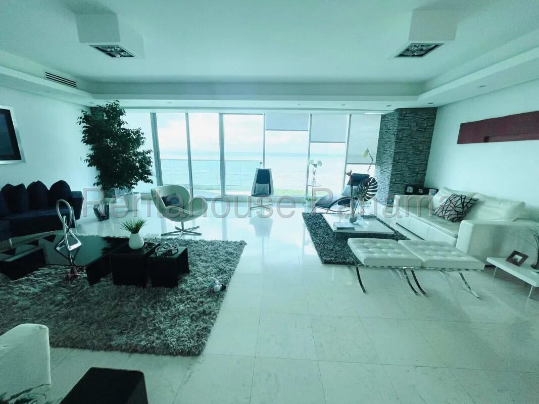 Spacious oceanview living area with marble floors in PH Ocean Two Costa del Este