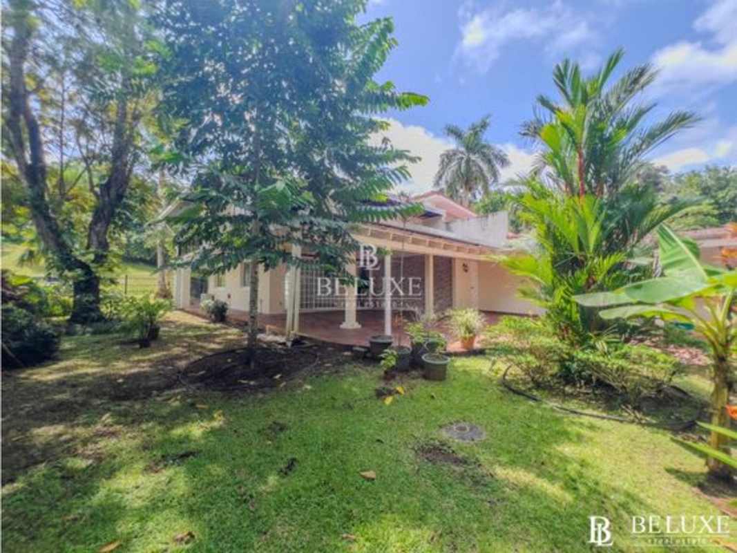 4BR Family House with Pool Garden Rental in Cardenas Village Clayton