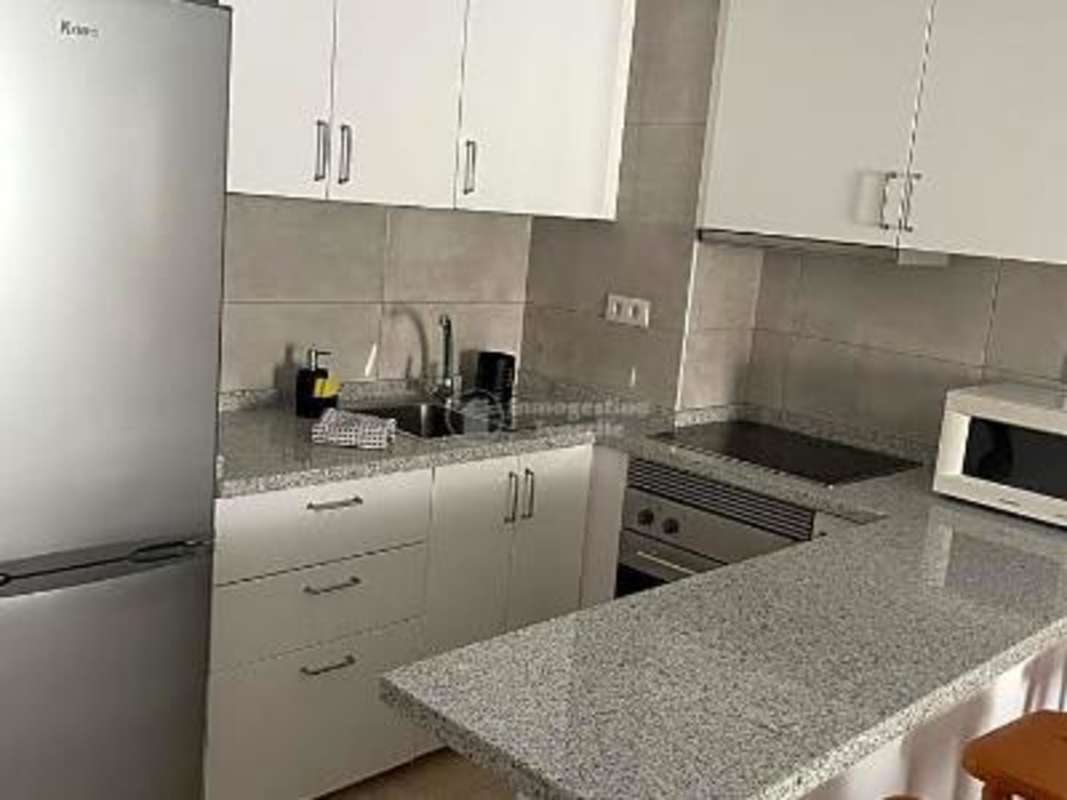 Renovated kitchen with granite countertops and appliances PH Cangrejo Central Panama