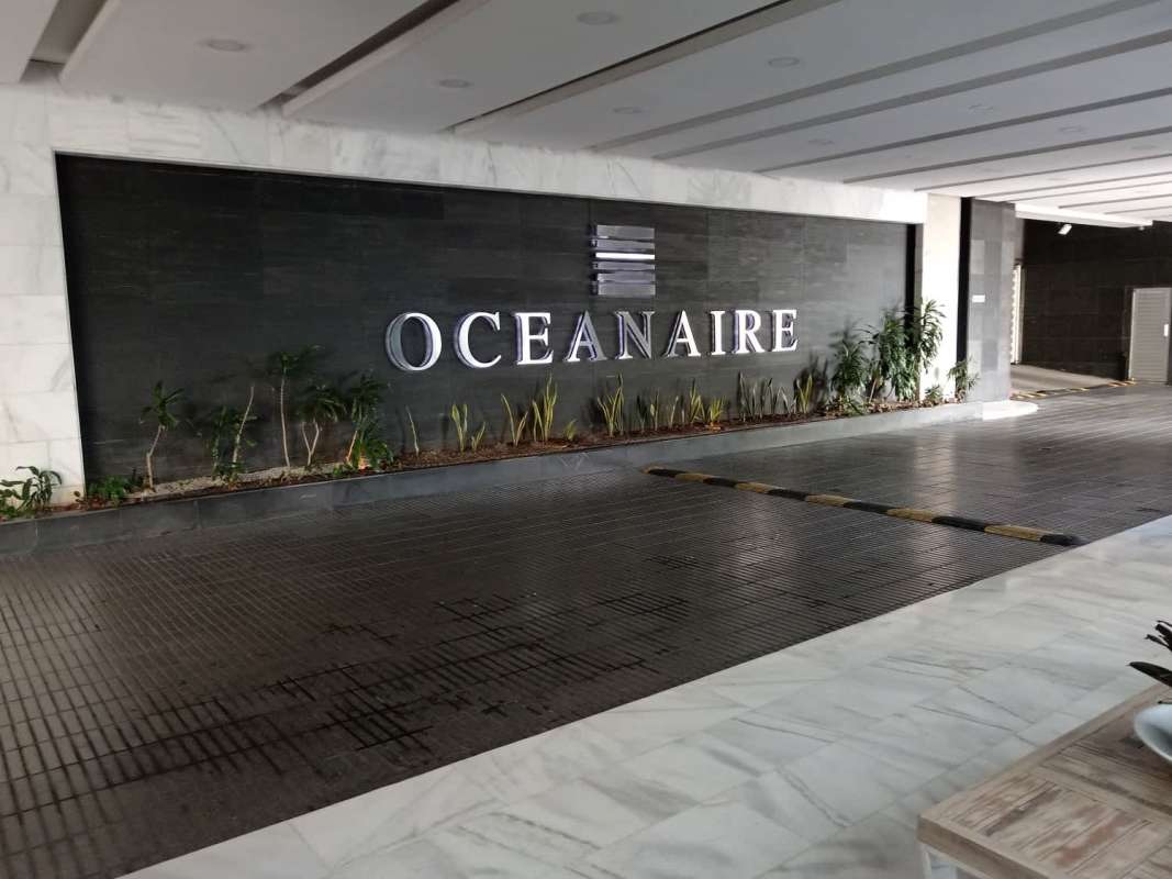 Elegant lobby entrance with concierge at PH Oceanaire Punta Pacifica Panama