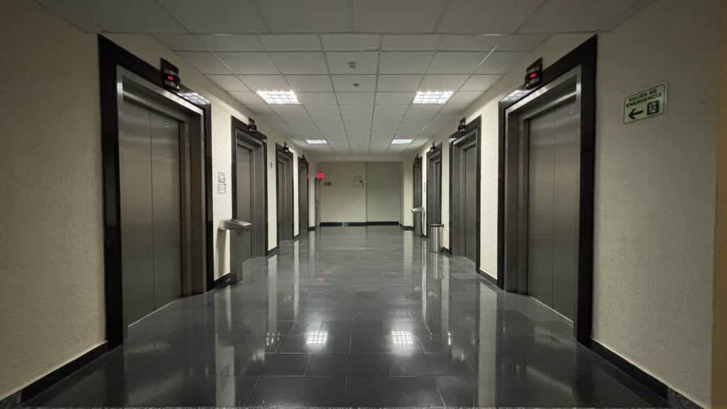 Private office with frosted glass partition walls at Ocean Business Plaza Panama