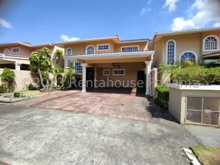 House for Sale in Chanis - 3 bedrooms