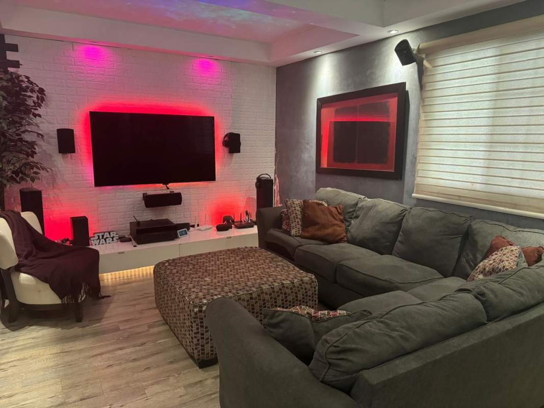 Modern bathroom with glass shower enclosure, wood vanity Panama City Costa Sur