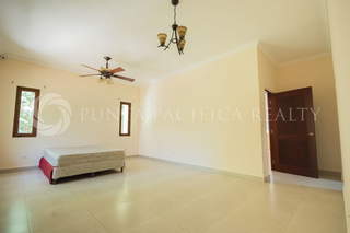 House for Sale in Clayton - 4 bedrooms