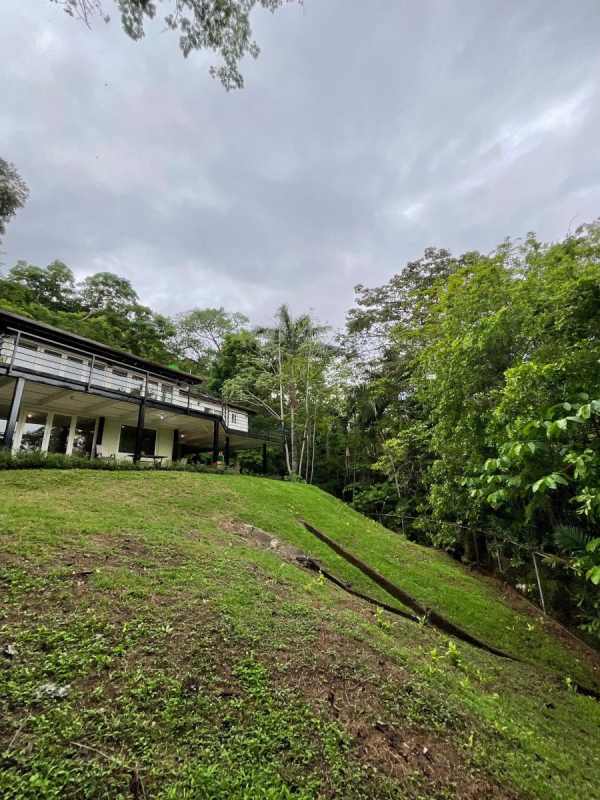 Wrap around balcony forest views elevated house rental Cerro Ancón Panama