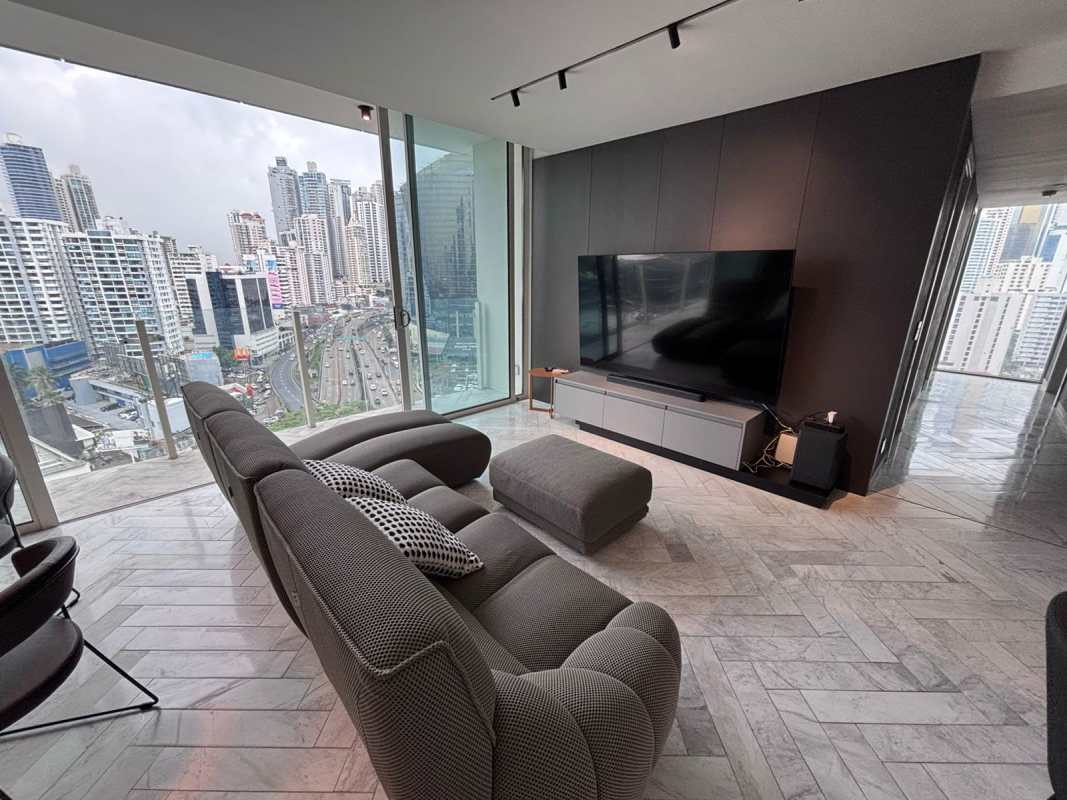 Modern Italian kitchen with marble island, built-in appliances, PH YOO Panama condo for sale