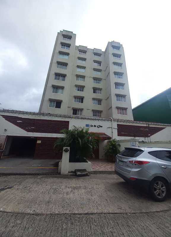 Multi-story apartment building with secure gated entrance and parking PH Río de Oro Río Abajo Panama