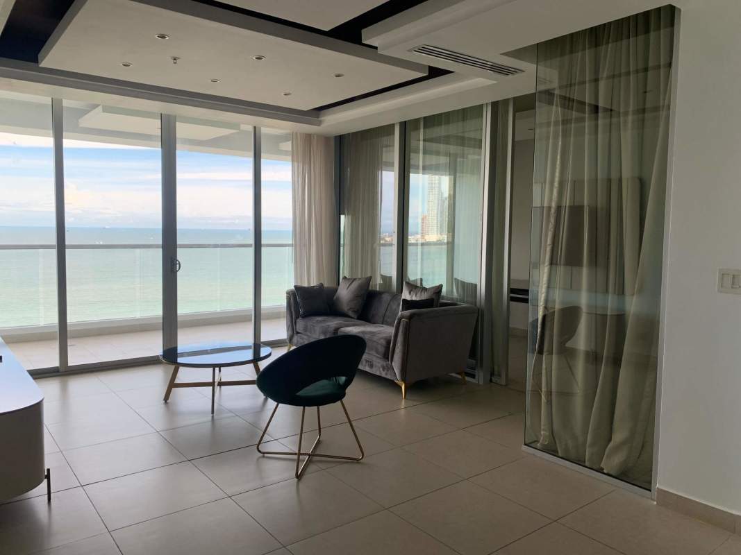 Modern kitchen with granite countertops and stainless steel appliances PH Rivage Panama