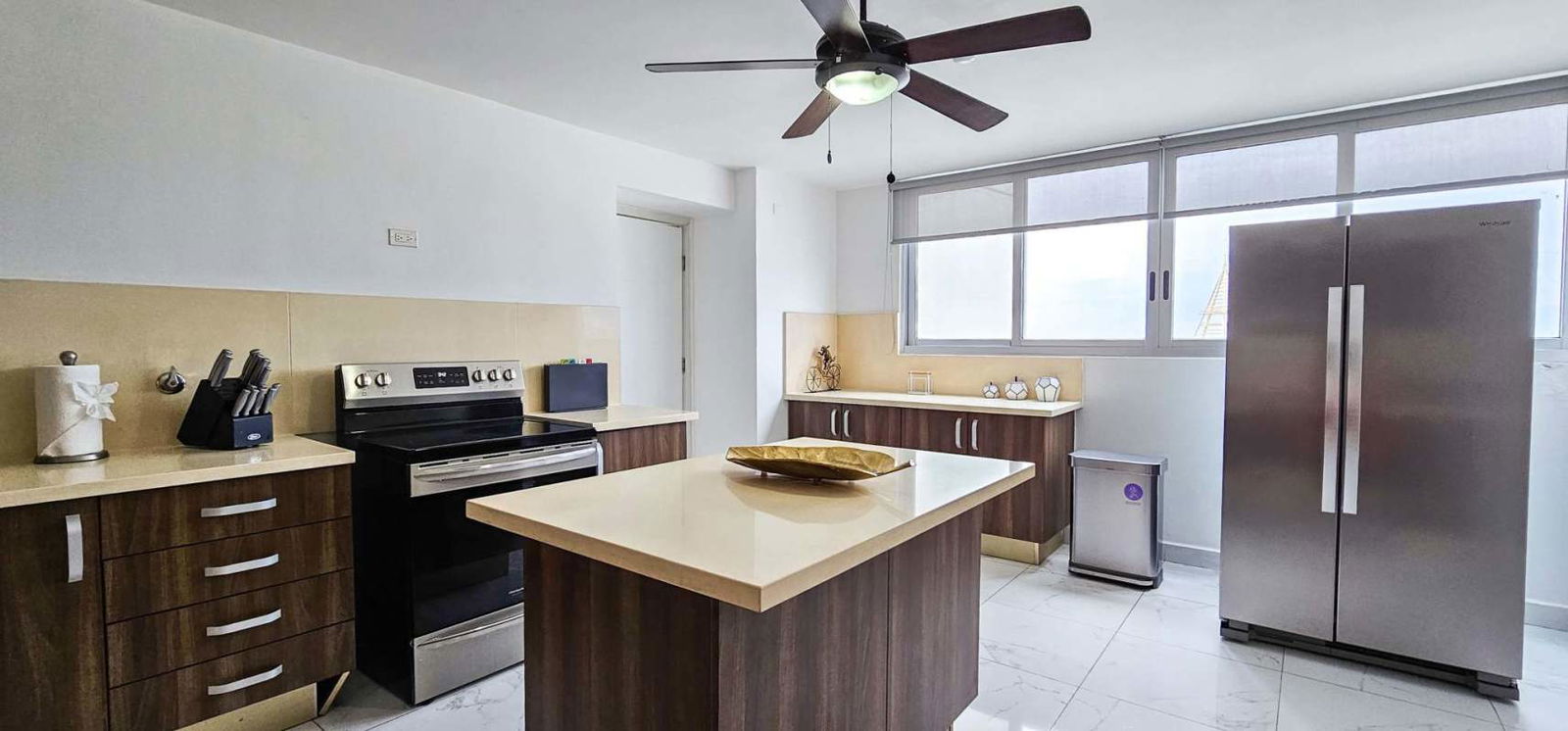 Elegant dining room with panoramic ocean views in luxury penthouse PH Oasis on the Bay Punta Pacifica