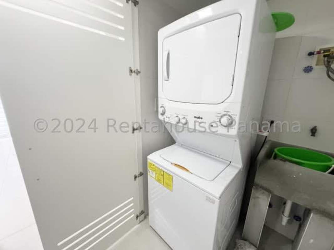 Modern 2BR Apartment with Balcony in Greenwood Tower