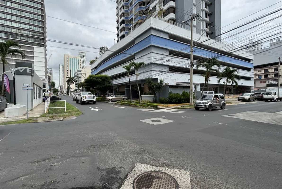 Plaza Real commercial complex with storefronts and ample parking spaces San Francisco Panama