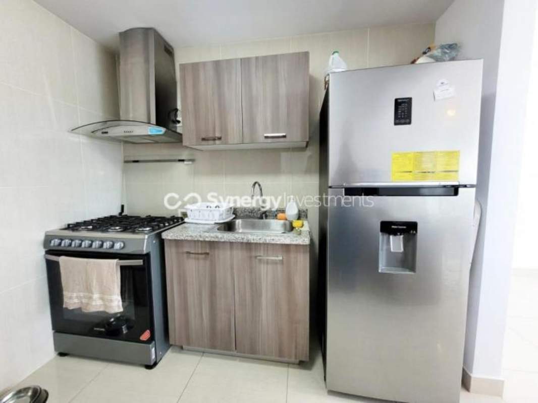 Modern bathroom walk-in shower vanity PH Bella Vista Park Panama City