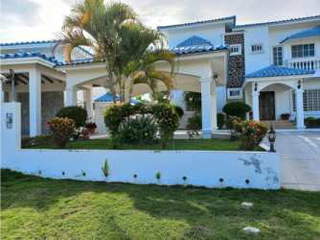 Villa House for Sale & Rent in Antón - 4 bedrooms