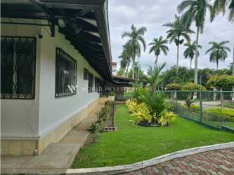 Bright living and dining room area in 5-bedroom home Residential Howard Aruba Panama