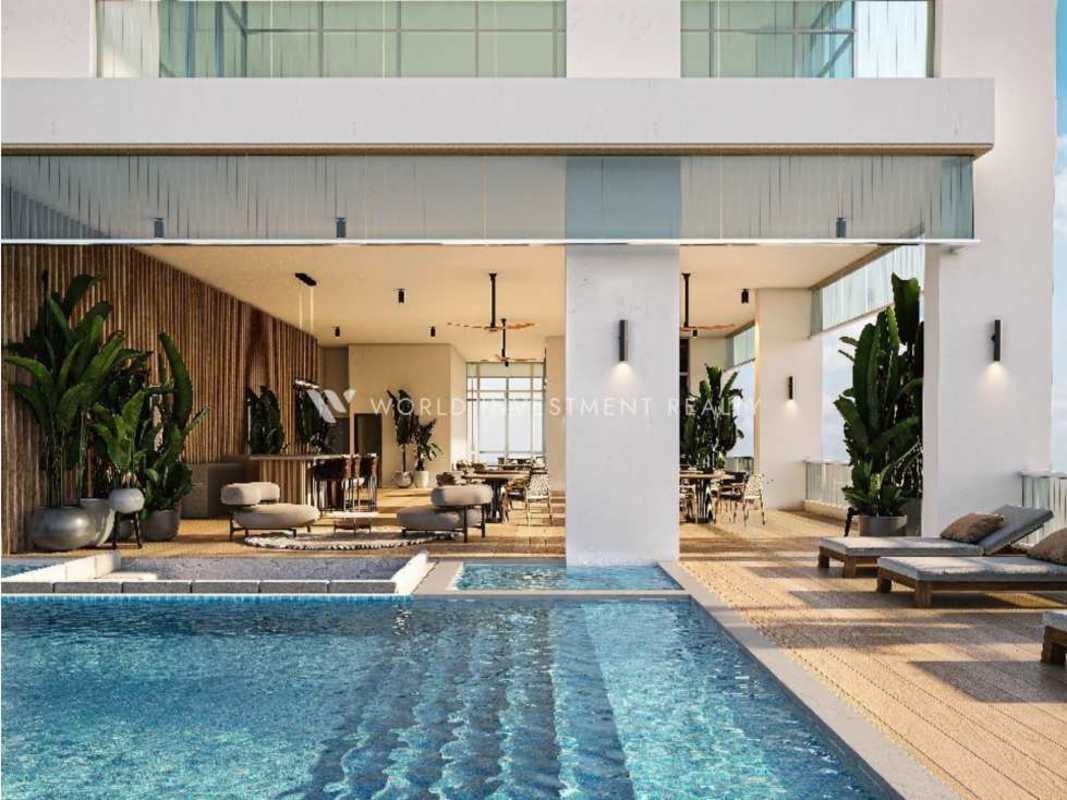 Rooftop solarium with infinity pool, outdoor lounge Seaside Tower Panama