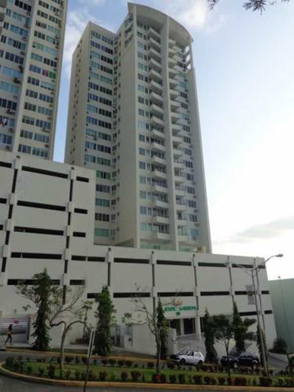 High-rise PH Edison Plaza building with parking and entrance Panama City