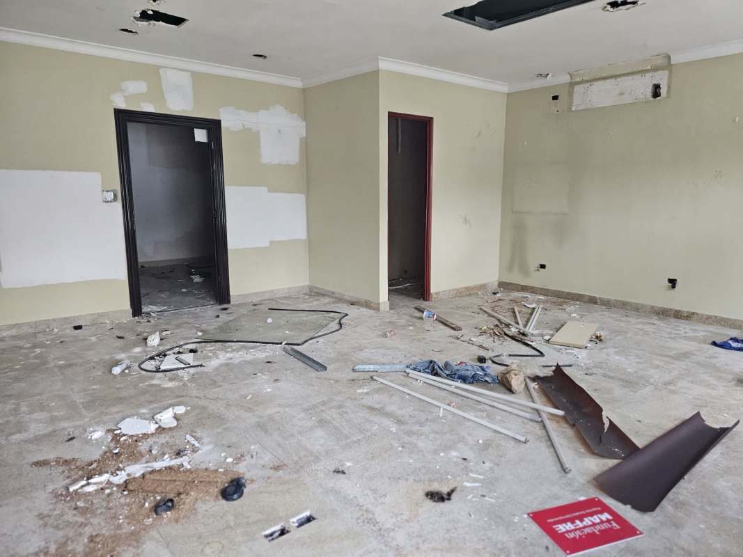 View of mezzanine level in Marbella commercial building suitable for office or retail use