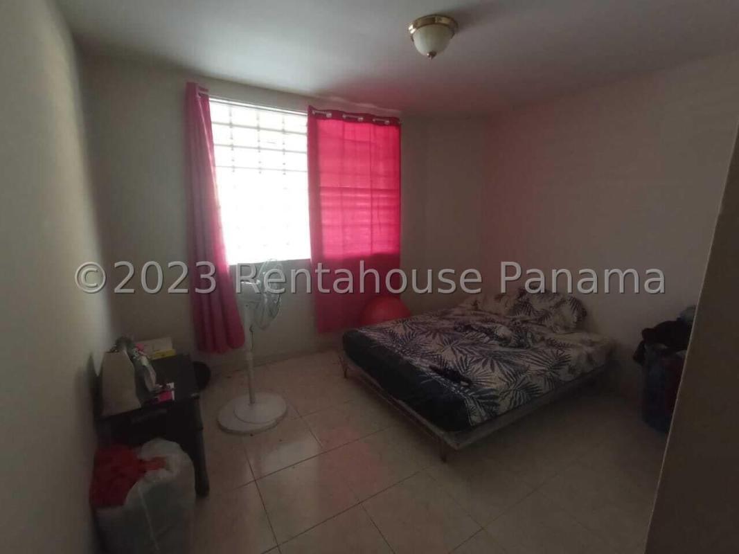Bright open living and dining area with ceramic floors in house Terrazas de Brisas del Golf Panama