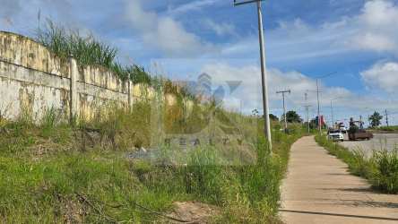View of roadside undeveloped plot with sidewalk Panama Oeste