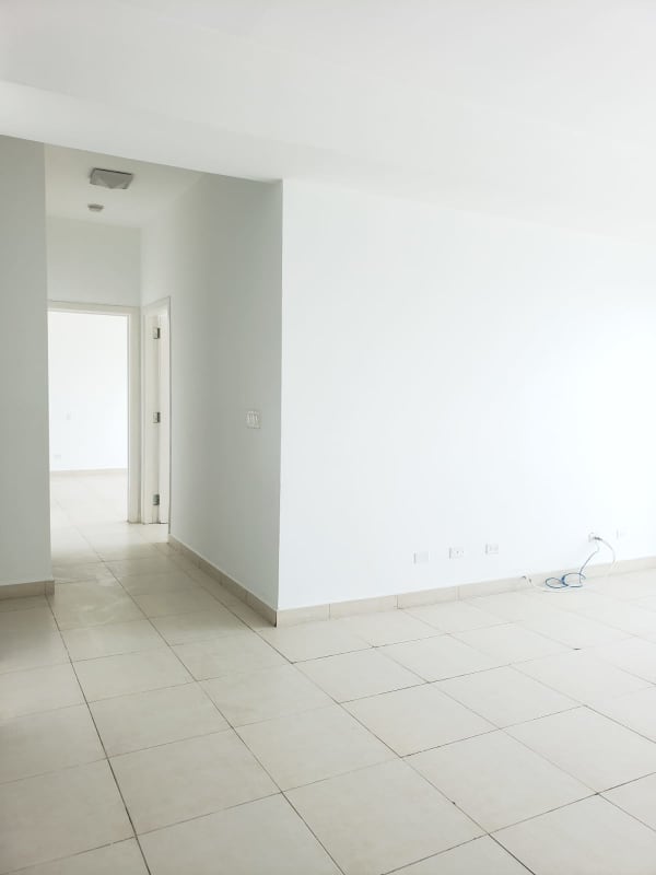 Glass balcony with panoramic views of ocean and skyline at PH Coco del Mar Panama City